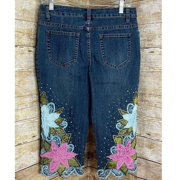 AZI MID-RISE FLORAL BEADED EMBELLISHED COLORFUL SCALLOPED BOUTIQUE CAPRI JEANS - Picture 2 of 6